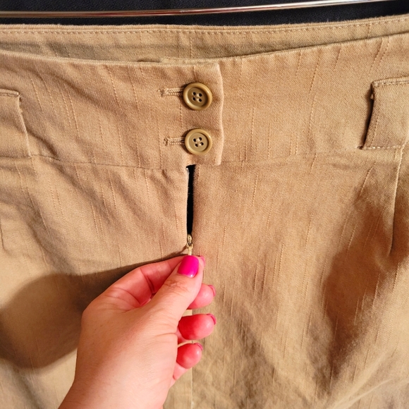 NEW YORK CLOTHING CO KNEE LENGTH TAN PENCIL SKIRT - Picture 7 of 8